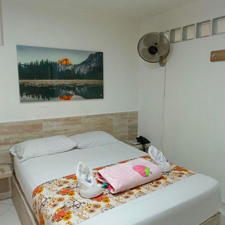 Hotel Brisas Medellín Dış mekan fotoğraf