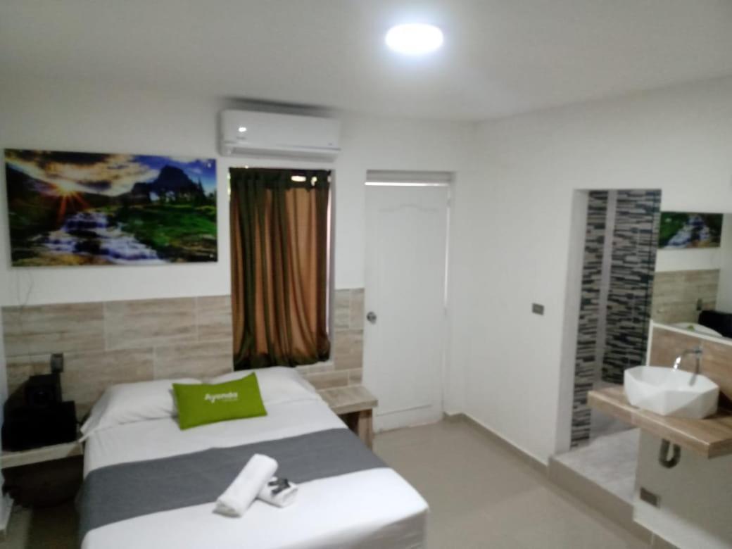 Hotel Brisas Medellín Dış mekan fotoğraf