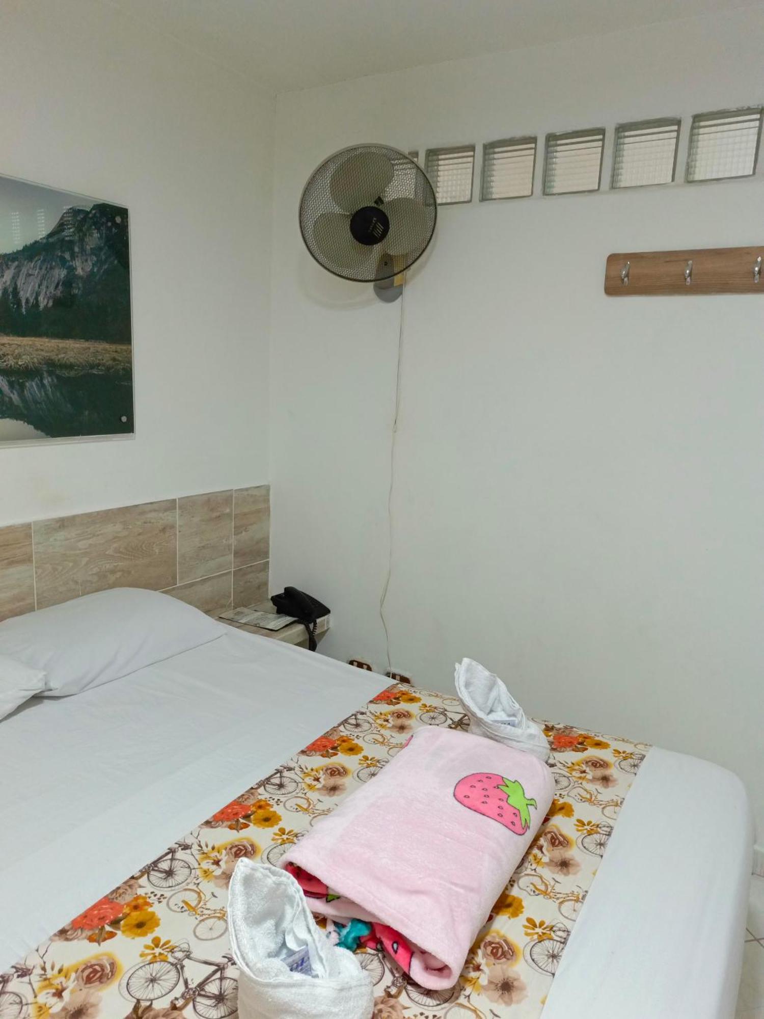 Hotel Brisas Medellín Dış mekan fotoğraf